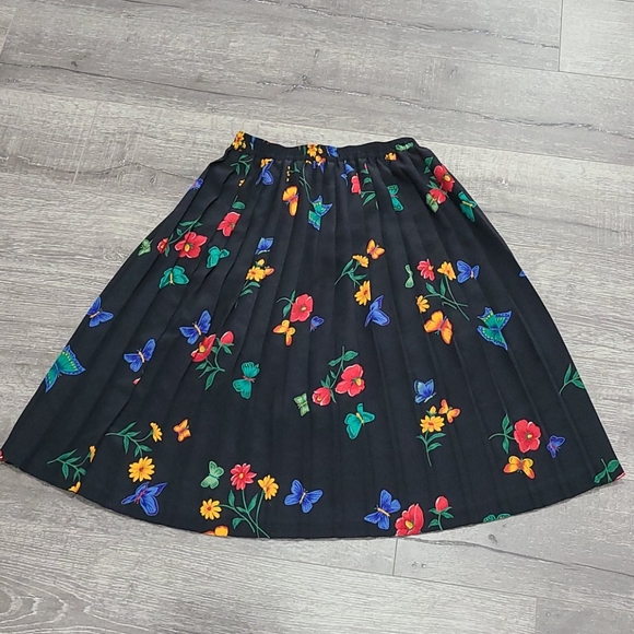 Vintage Midi Pleated Skirt - Picture 3 of 5